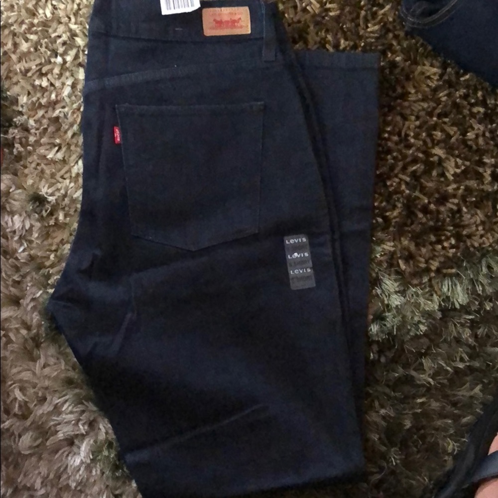 Brand New 552 Mid Rise Straight Levi’s Jeans: